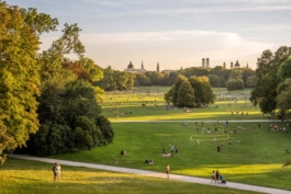 Fotos für Tourismusmarketing, Überblicksfoto in München, Skyline, Englischer Garten 