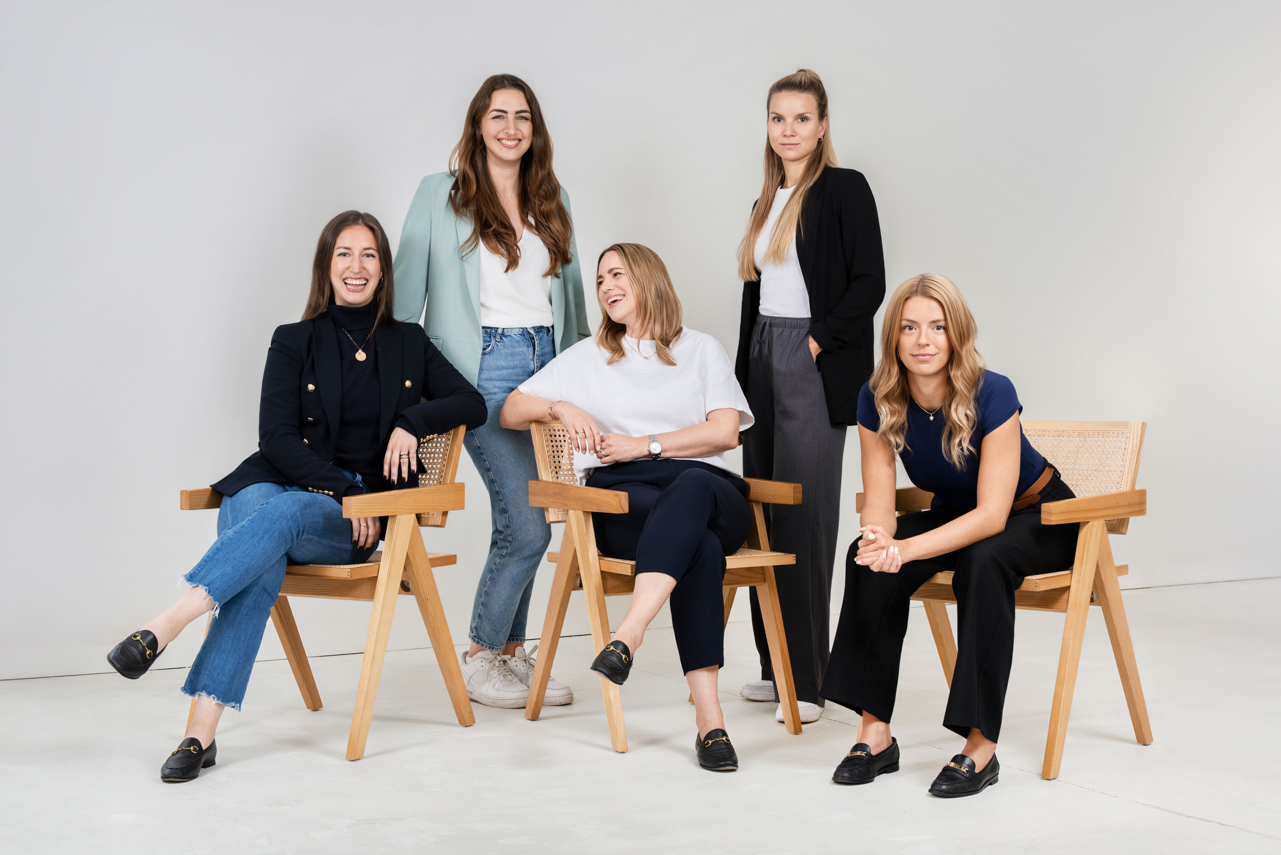 Gruppenfoto der Mitarbeiter eines Startups 